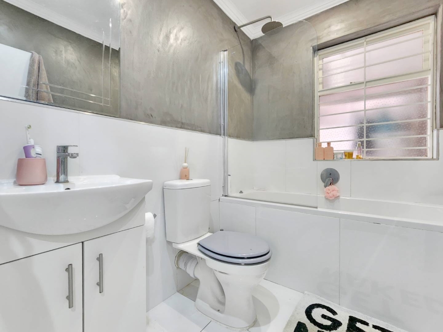 0 Bedroom Property for Sale in Sea Point Western Cape